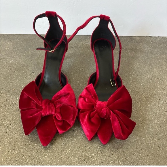 H&M NWT HOLIDAY RED BOW HEELS - Picture 9 of 10